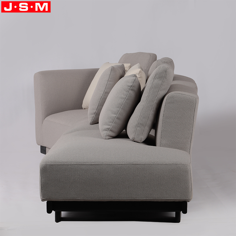 Sofa With 6 Pillows